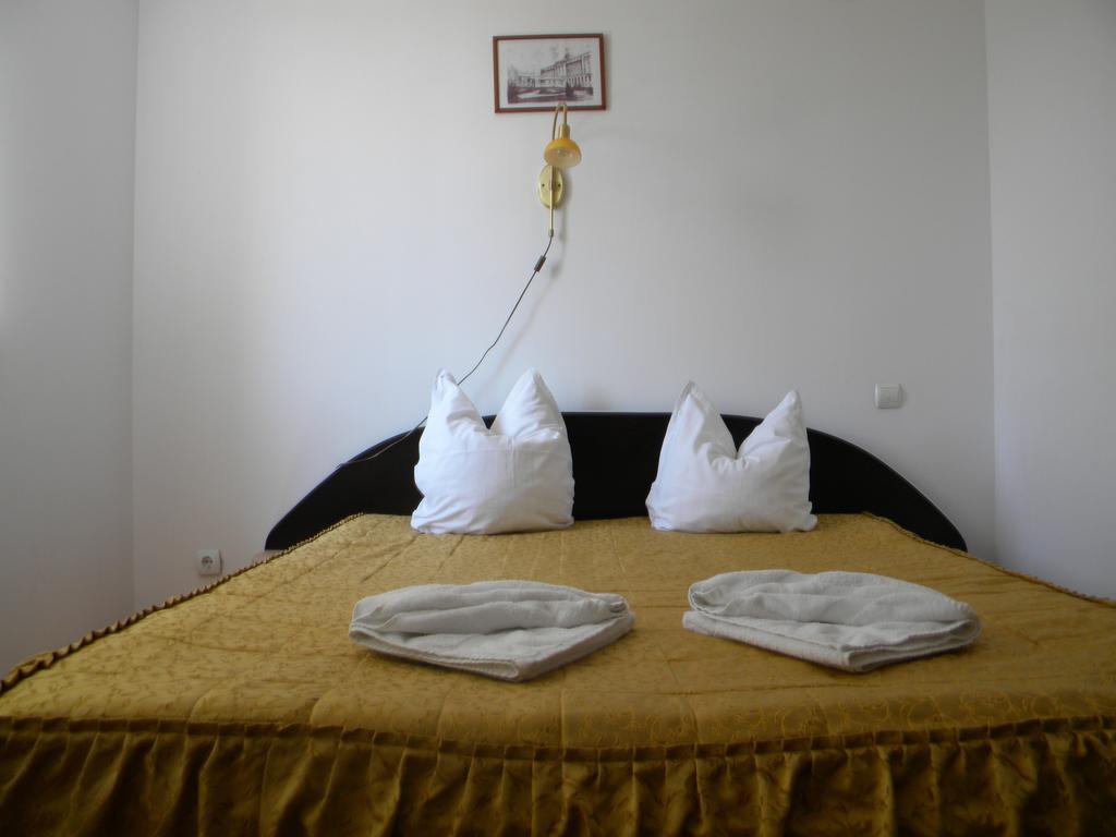 Hotel River Târgu Jiu Quarto foto